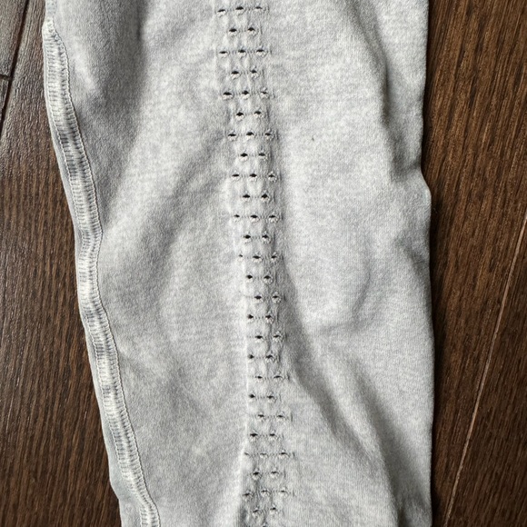 🏷️ NWOT FP Movement Good Karma Leggings | Ice Grey Size XS/S - Picture 6 of 7